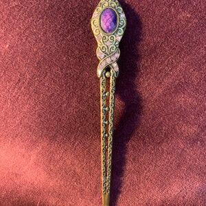 Vinatge-inspired Brass Hair Stick – Purple Gem & Rhinestone Filigree
